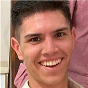 Graduado en Estudios Franceses y alumno del Grado en Estudios Ingleses imparte clases de idiomas